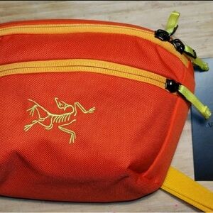 Arc'teryx Orange and Orange 1L mantis side bag